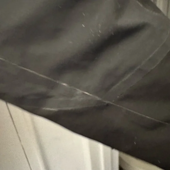 Patagonia Black Performance Jacket with Hood and Lightweight Design - Picture 6 of 13